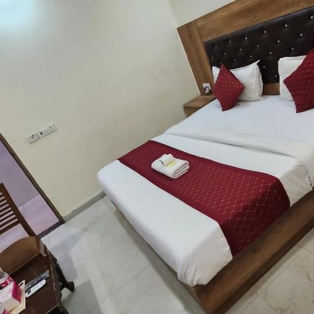 Hotel Redton New Delhi Luaran gambar