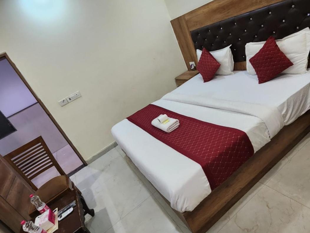 Hotel Redton New Delhi Luaran gambar